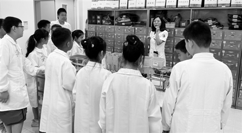 青少年禁毒研学走进济南市妇幼保健院